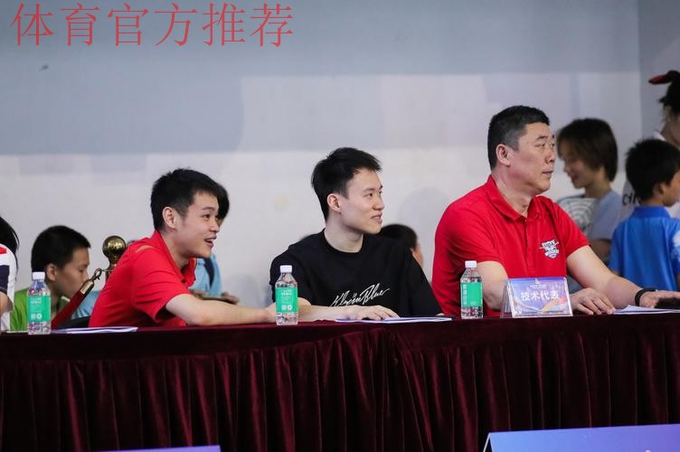 奥运冠军助阵 国际裁判护航 广州高规格选拔跳水小将 奥运冠军助阵 国际裁判护航 广州高规格选拔跳水小将